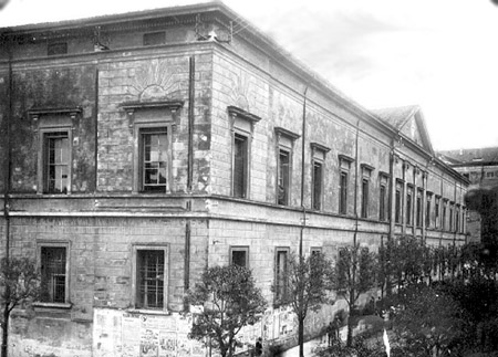 L' edificio di via Garibaldi Prima del Restauro